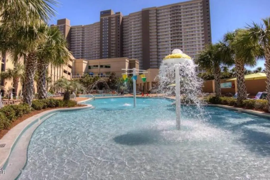 Beautiful Beachfront Paradise! Emerald Beach Resort Panama City Beach Lägenhet